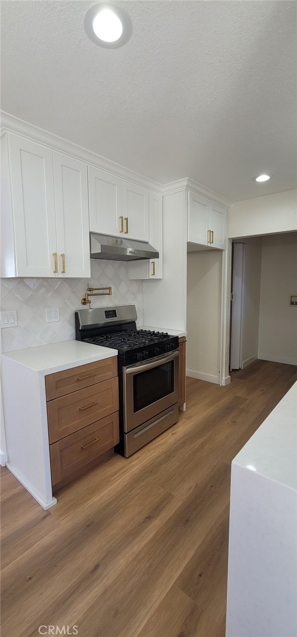 720 West 137th Street Compton, CA 90222 - Photo 4 of 5 kitchen