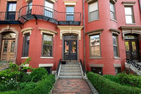 $2,900,000 | 155 West Concord Street, Boston, MA 02118
