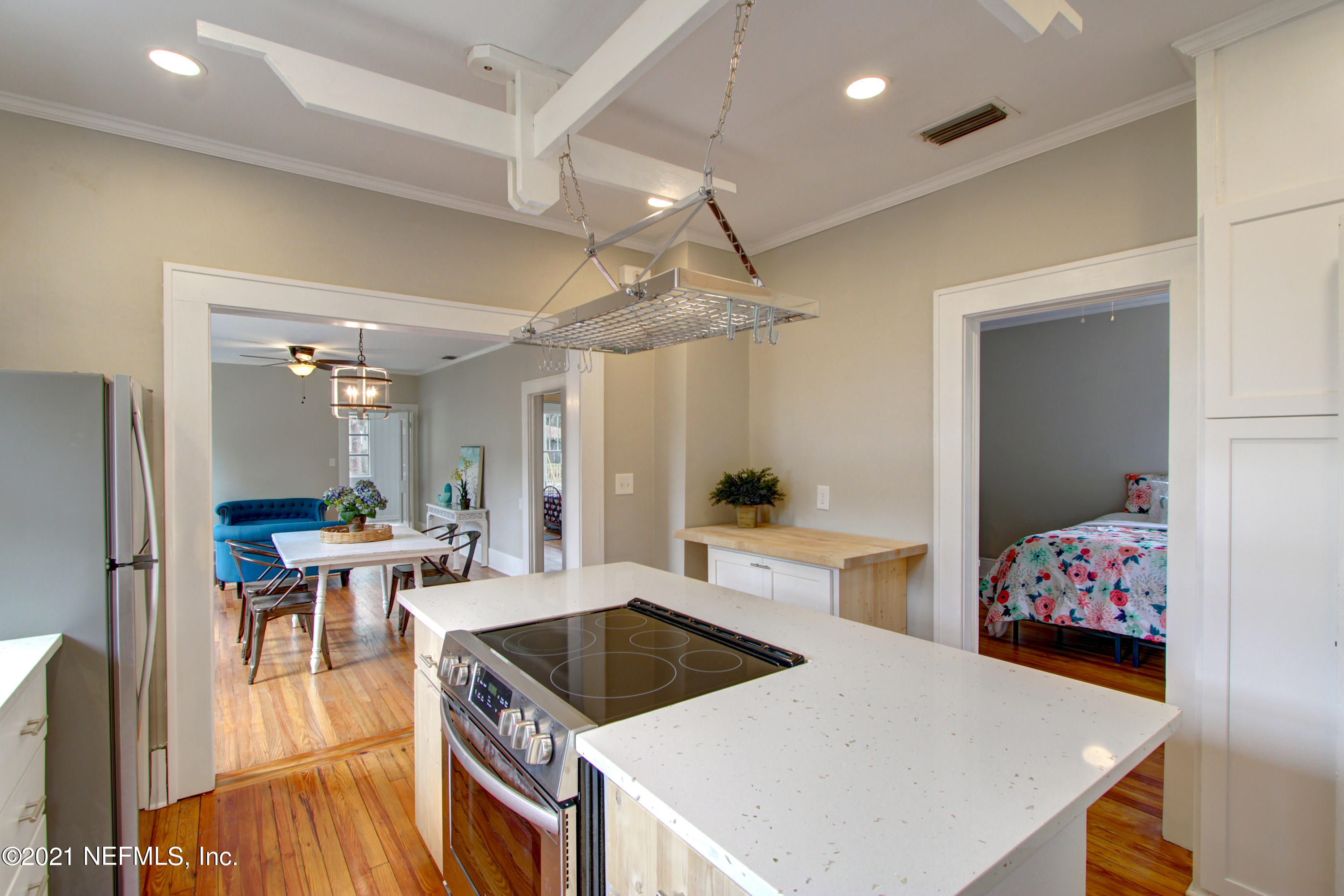 3895 Valencia Road Jacksonville, FL 32205 - Photo 17 of 31 Kitchen