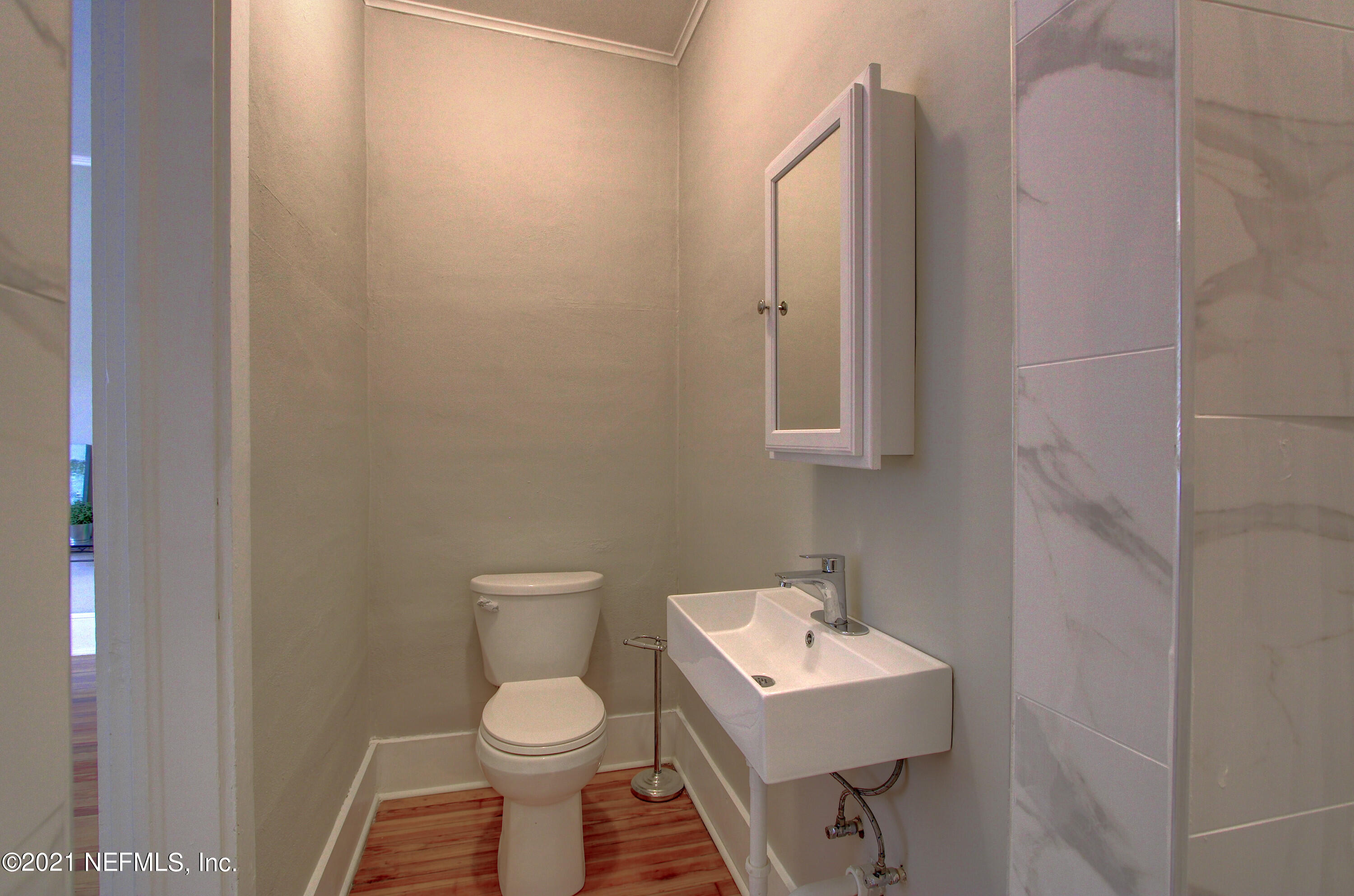 3895 Valencia Road Jacksonville, FL 32205 - Photo 22 of 31 Bathroom