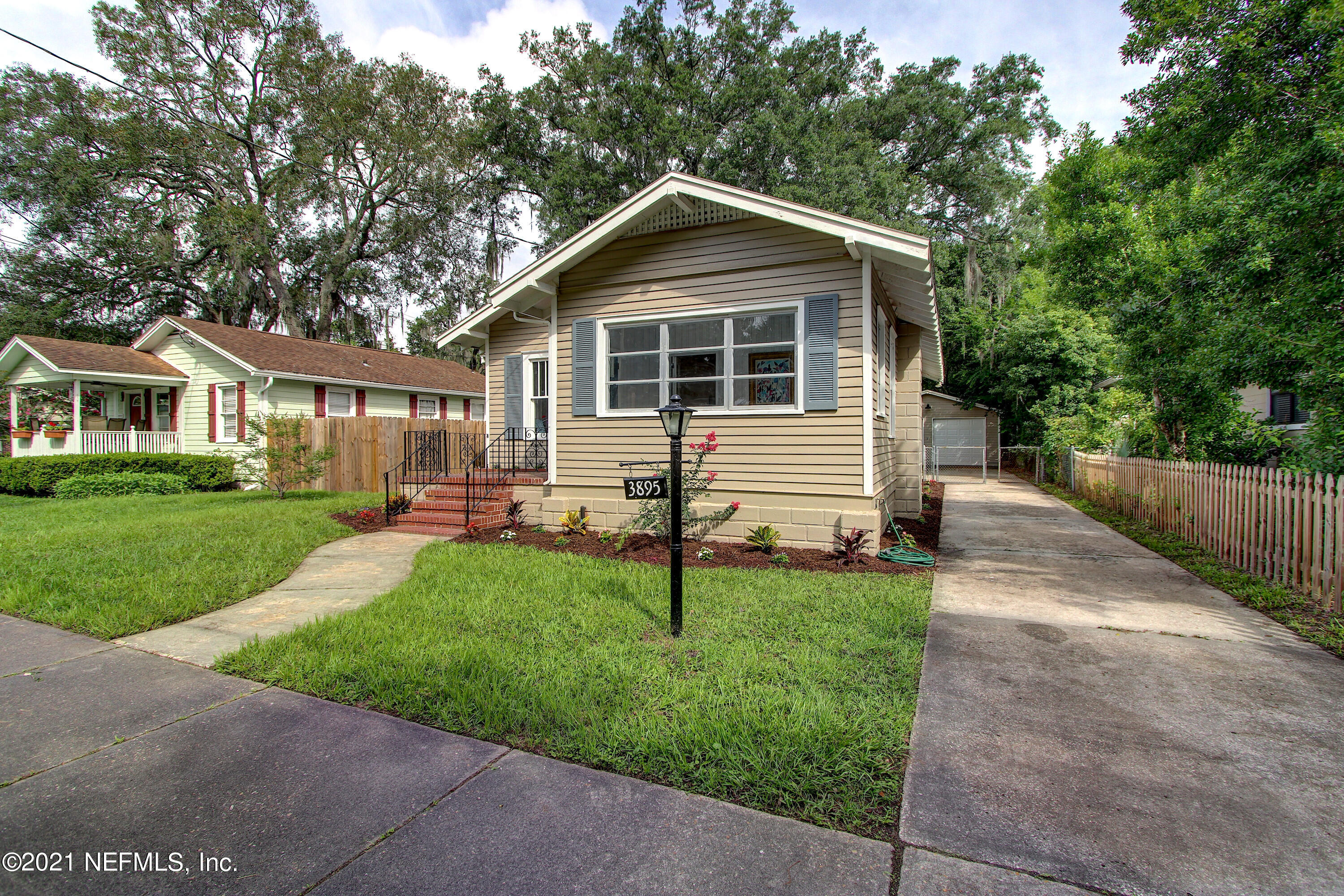 3895 Valencia Road Jacksonville, FL 32205 - Photo 3 of 31 Front