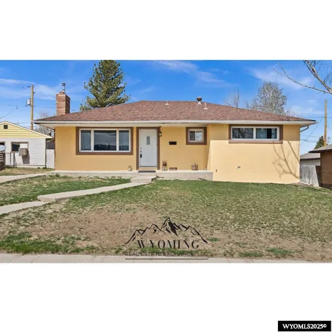 $275,000 | 2448 Cheesbrough Way, Casper, WY 82609
