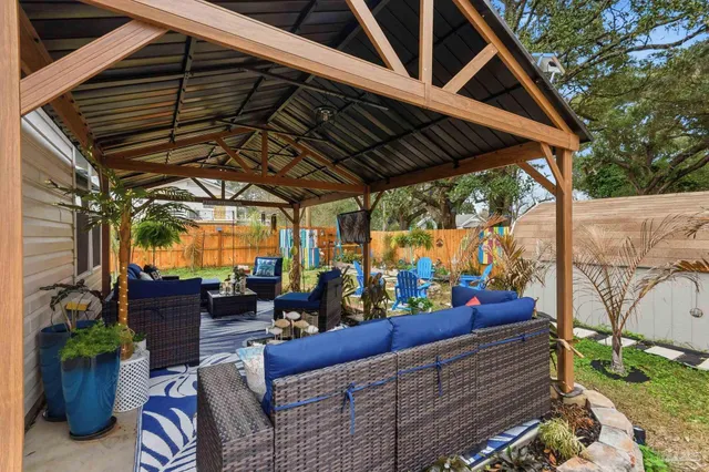 $189,900 | 2624 West Lee Street, Pensacola, FL 32505