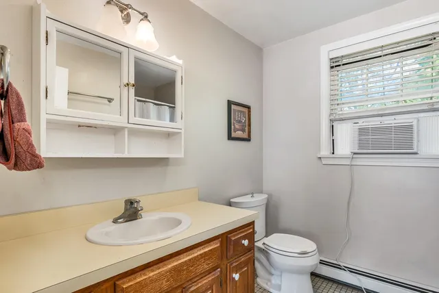 $649,000 | 15 Cambridge Road, Hampstead, NH 03841