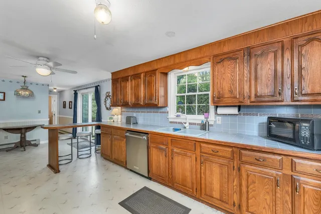 $649,000 | 15 Cambridge Road, Hampstead, NH 03841