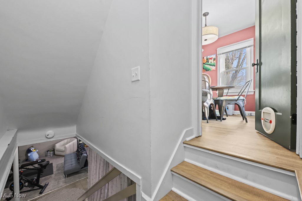 4722 Navarre Road Southwest Canton, OH 44706 - Photo 27 of 38 View of stairs