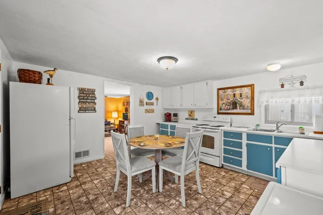 $159,900 | 5900 Front Street, Coloma, MI 49038