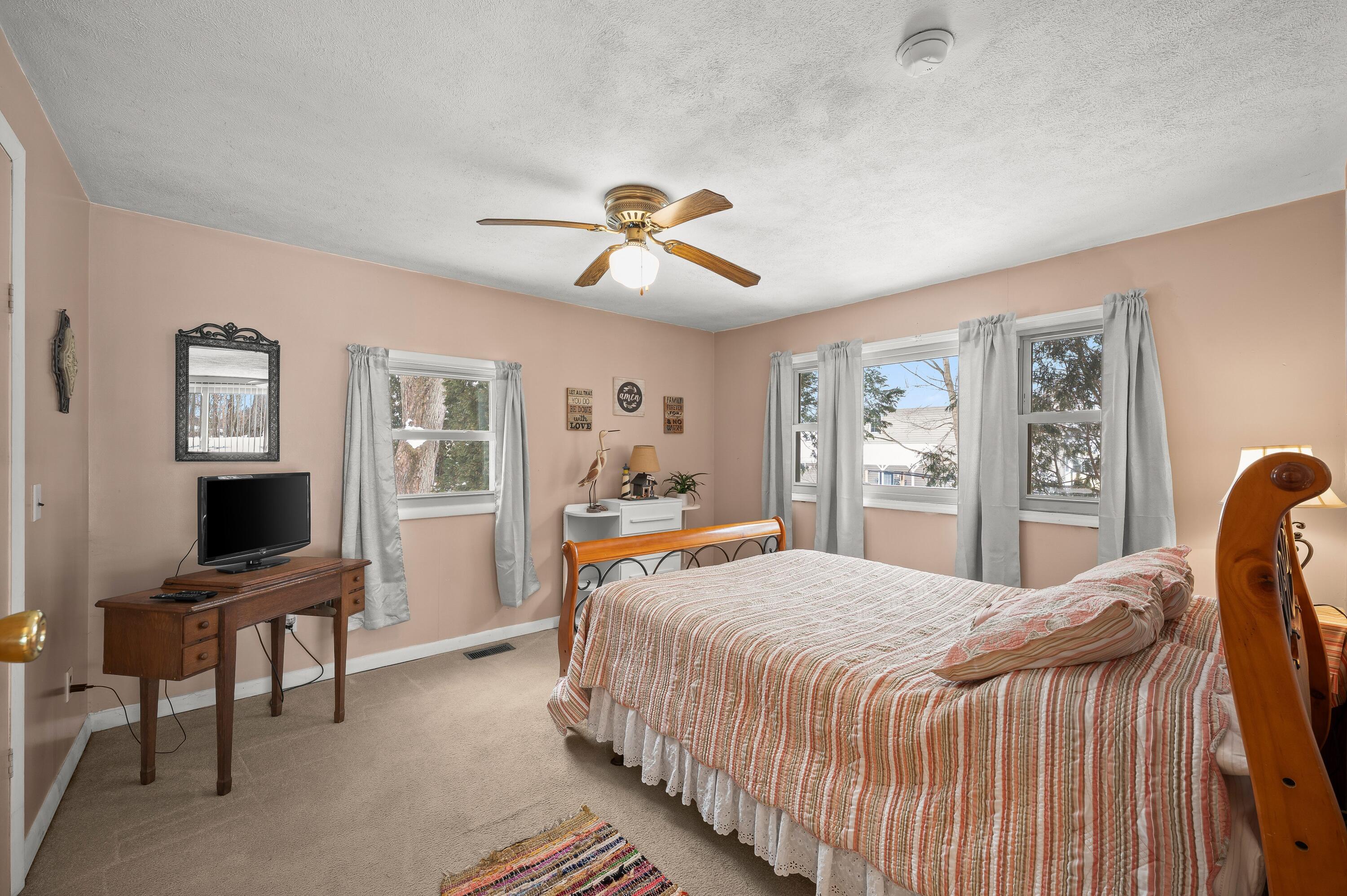 5900 Front Street Coloma, MI 49038 - Photo 16 of 32 20DSC_0152