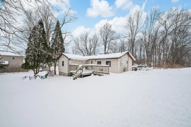 $159,900 | 5900 Front Street, Coloma, MI 49038