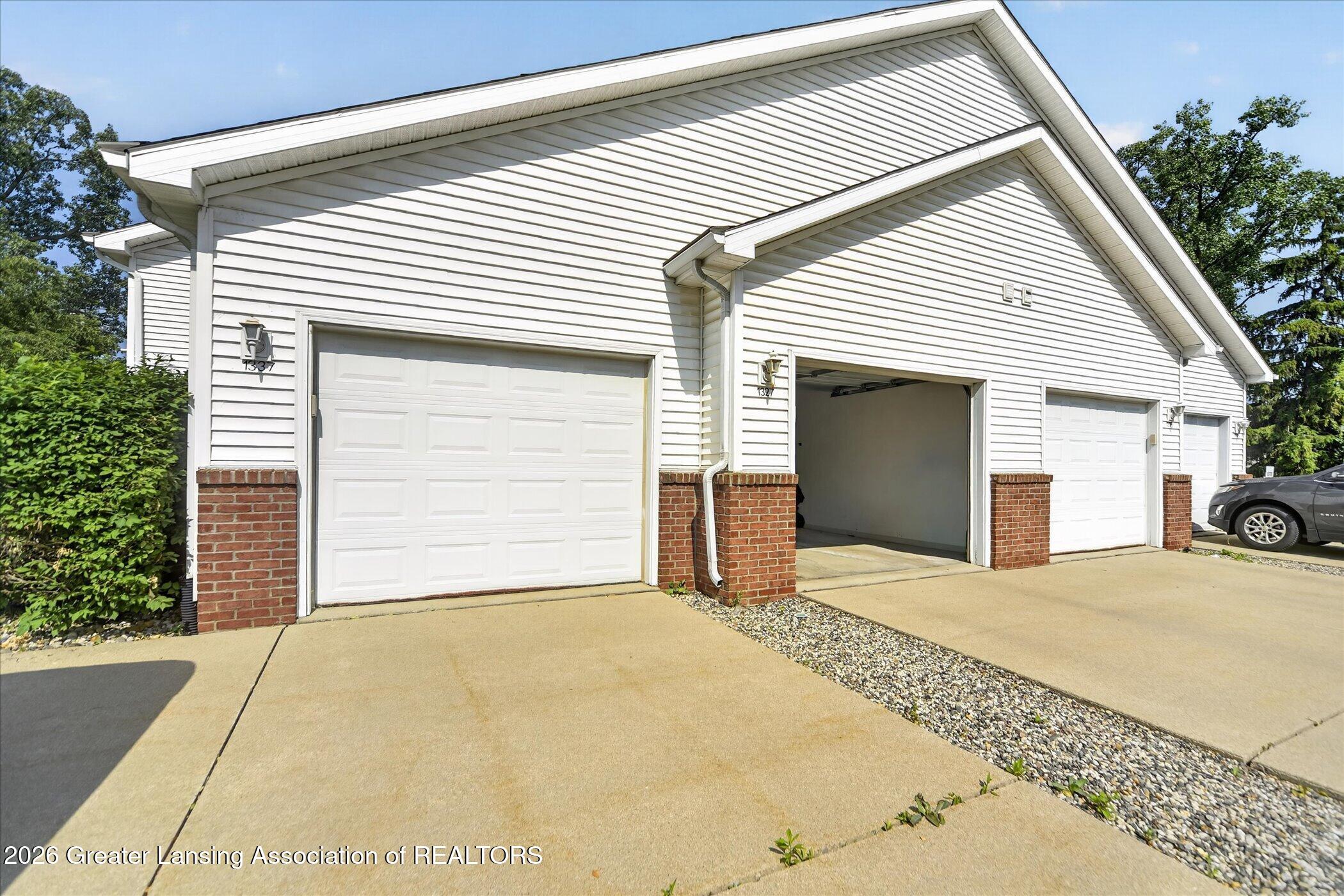 1337 Coolidge Road, Unit 16 East Lansing, MI 48823 - Photo 29 of 31 29-1337-Coolidge-Rd-WindowStill