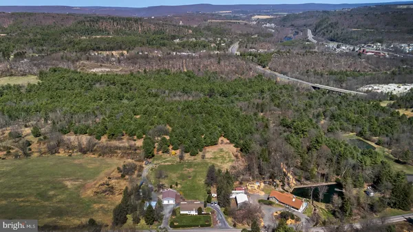 $375,000 | 530 West Sunset Road, Lehighton, PA 18235
