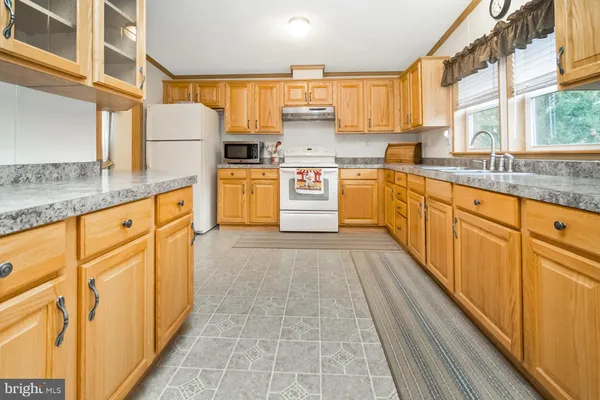 $375,000 | 530 West Sunset Road, Lehighton, PA 18235