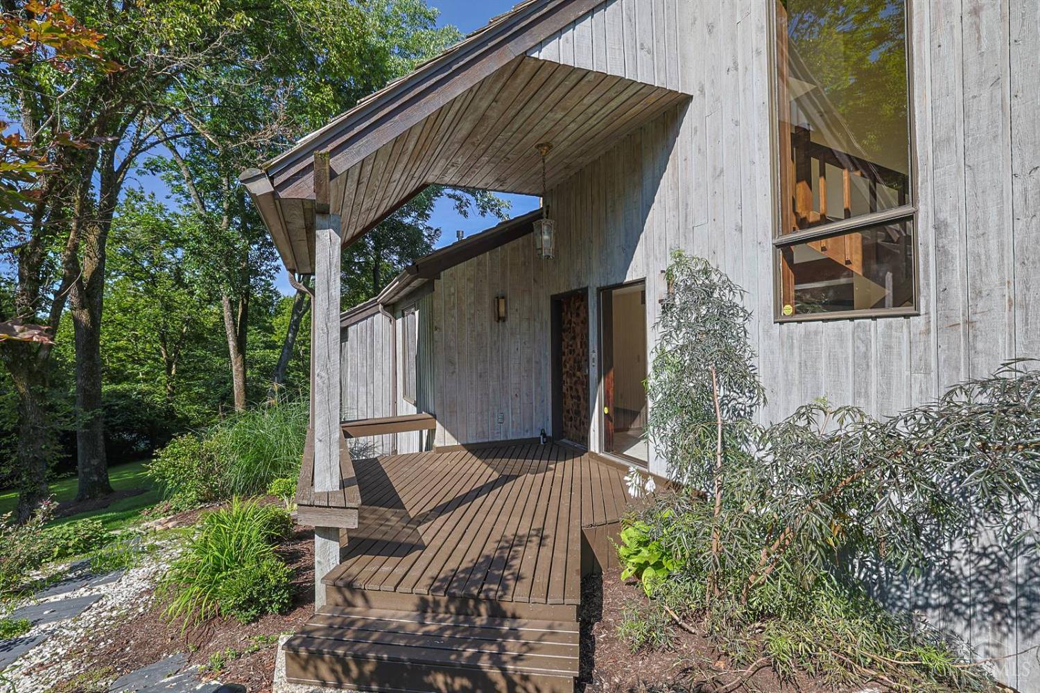 4805 Drake Road Cincinnati, OH 45243 - Photo 5 of 97 Gallery Image 5