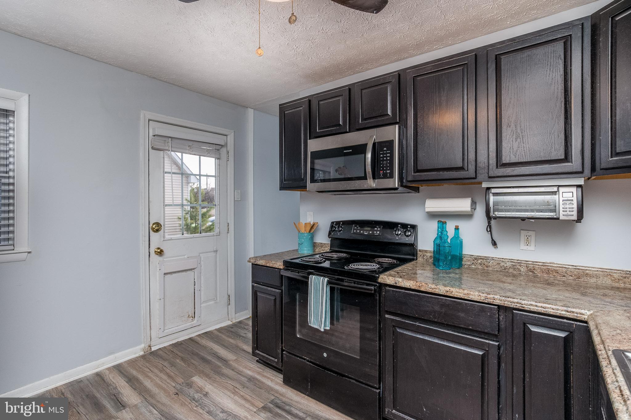 201 Price Road Chester, MD 21619 - Photo 11 of 25 Kitchen (alt view)