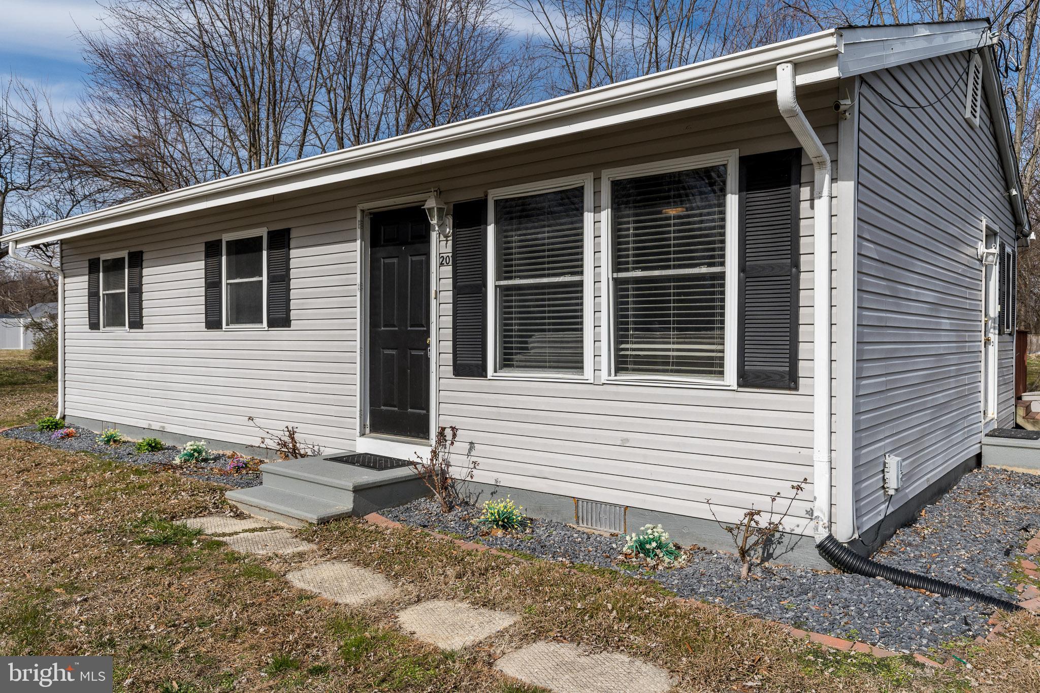 201 Price Road Chester, MD 21619 - Photo 4 of 25 Exterior Front (alt view)