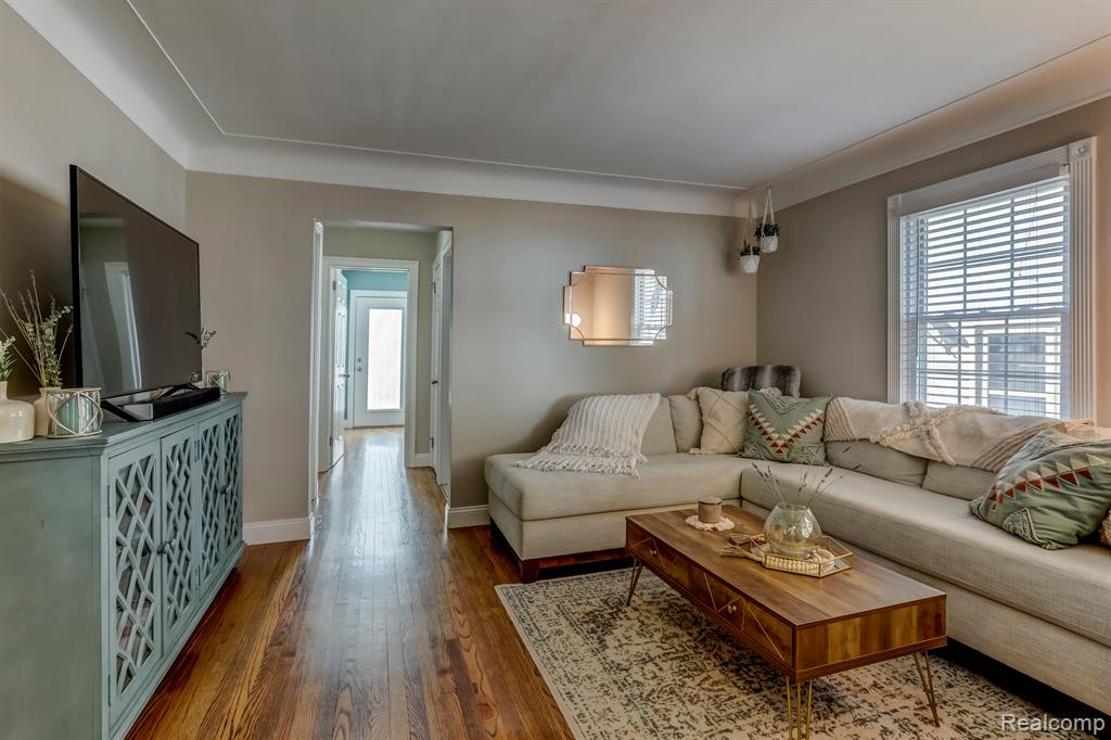 2155 Columbia Road Berkley, MI 48072 - Photo 4 of 30