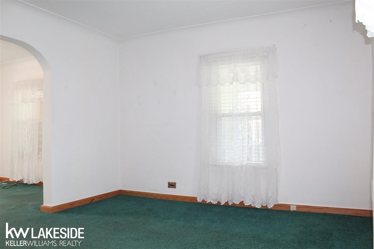 323 Woodward Avenue Rochester, MI 48307 - Photo 15 of 28 31349444-14.JPG