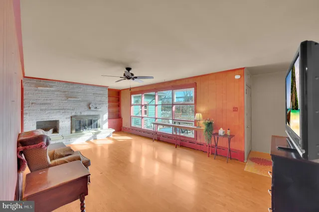 $699,900 | 130 Center Street, Manahawkin, NJ 08050