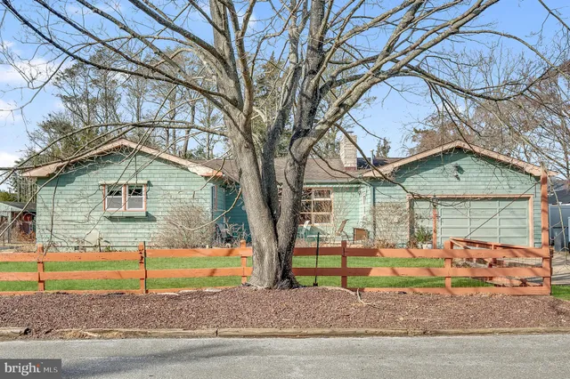 $699,900 | 130 Center Street, Manahawkin, NJ 08050