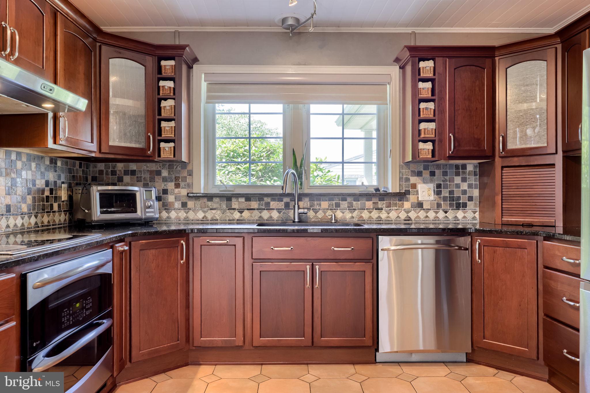 1262 Graystone Road Manheim, PA 17545 - Photo 15 of 59 Kitchen Countertop