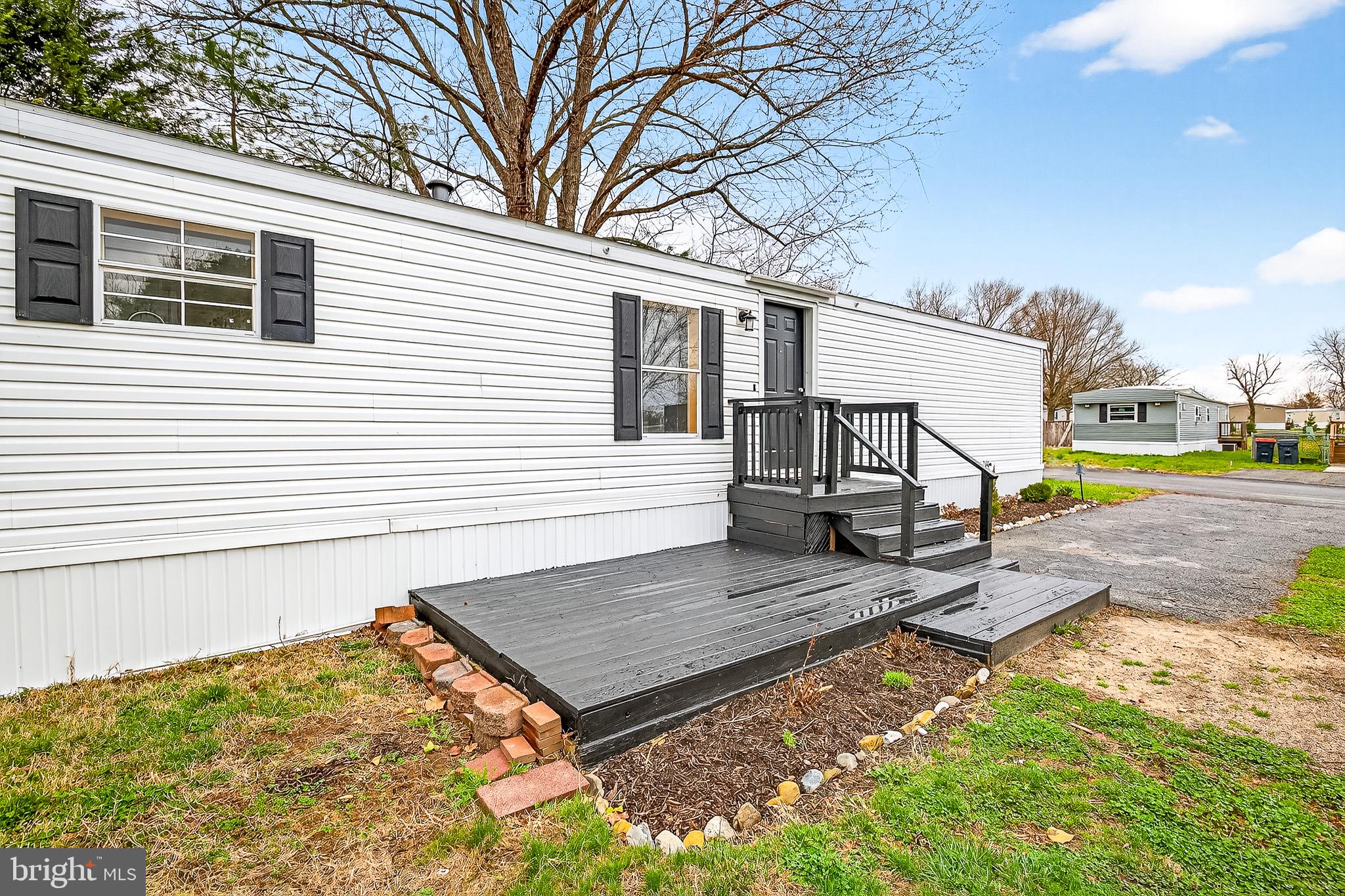 126 Boxwood Road, Unit 126 Middletown, DE 19709 - Photo 27 of 33 Charming home with inviting deck.