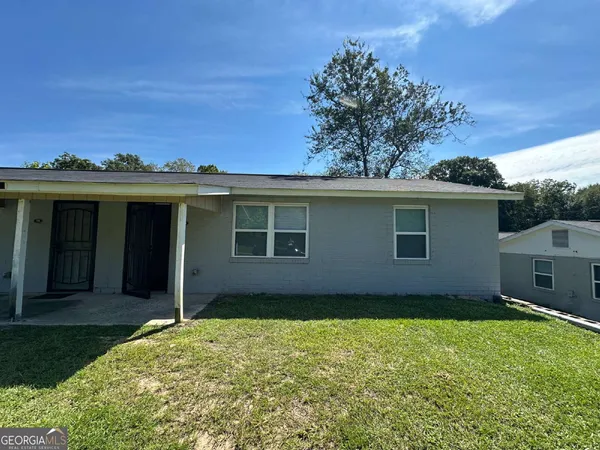 front view of house with a yard