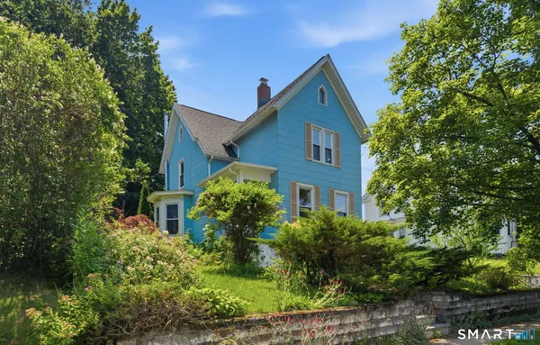 $289,900 | 24 Summit Street, Meriden, CT 06450