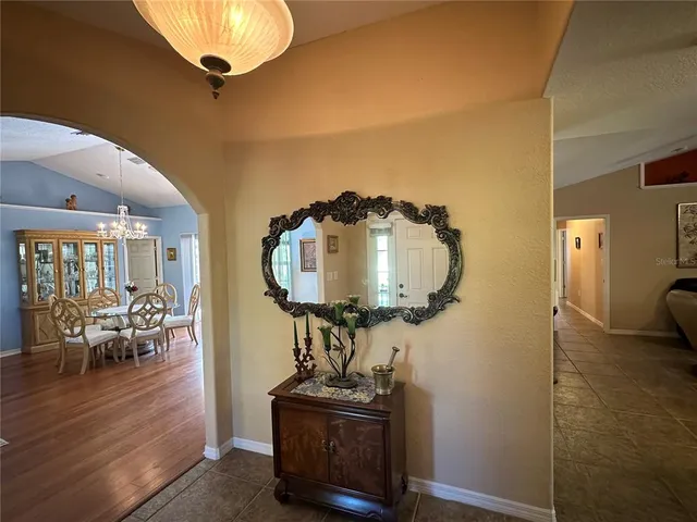 a very nice looking room with a mirror