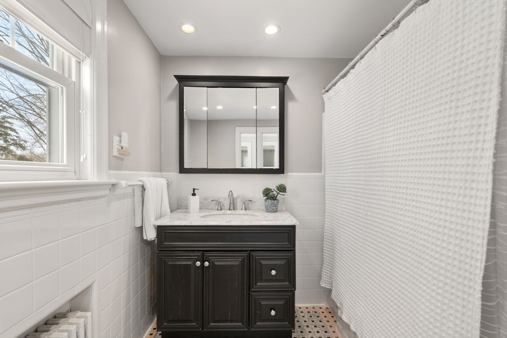 569 Chestnut Street Needham, MA 02492 - Photo 22 of 25