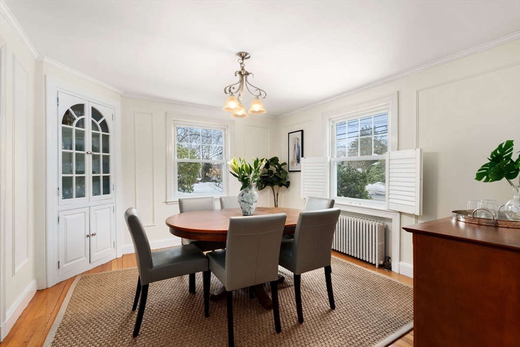 569 Chestnut Street Needham, MA 02492 - Photo 7 of 25