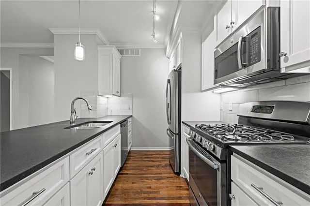 $625,000 | 4450 Summit Street, Kansas City, MO 64111