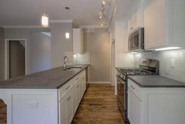 $625,000 | 4450 Summit Street, Kansas City, MO 64111