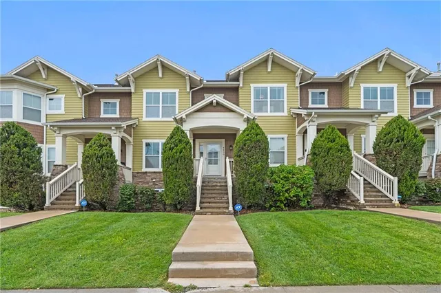 $625,000 | 4450 Summit Street, Kansas City, MO 64111