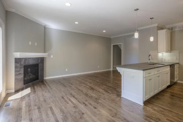 $625,000 | 4450 Summit Street, Kansas City, MO 64111