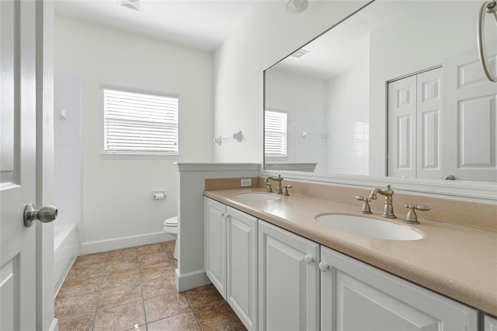 8693 Southwest 76th Place Gainesville, FL 32608 - Photo 19 of 36