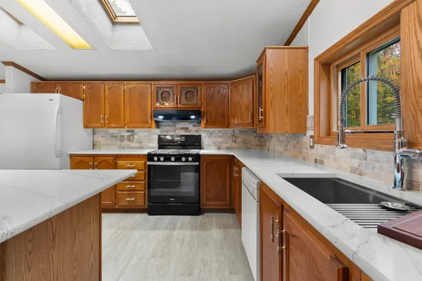 $890,000 | 17416 National Forest Road 3850, Lakewood, WI 54138