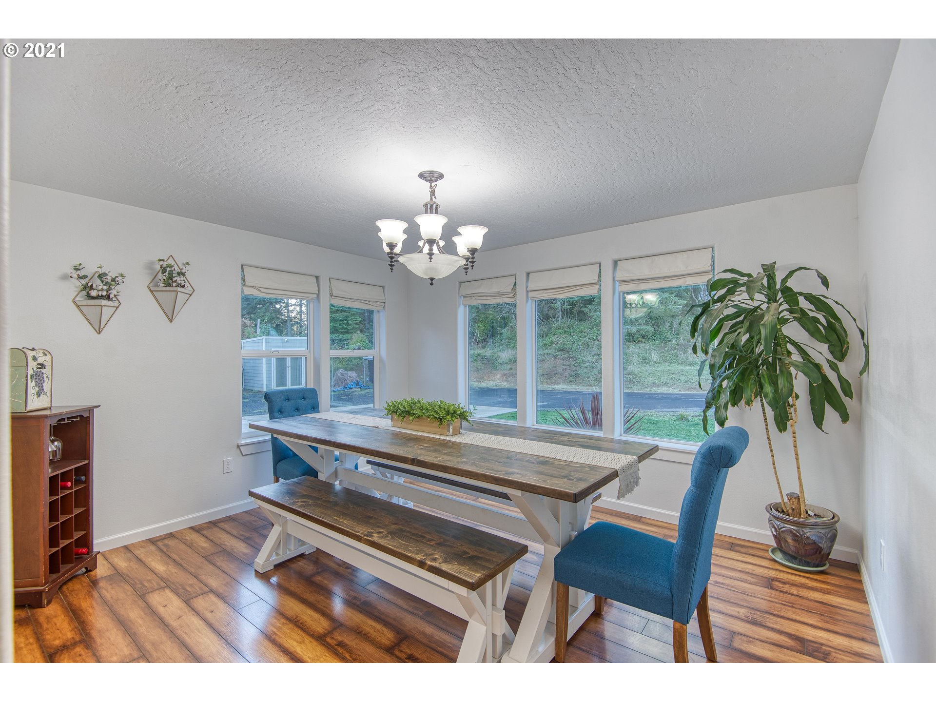 69887 Stage Road North Bend, OR 97459 - Photo 12 of 31 Gallery Image 12