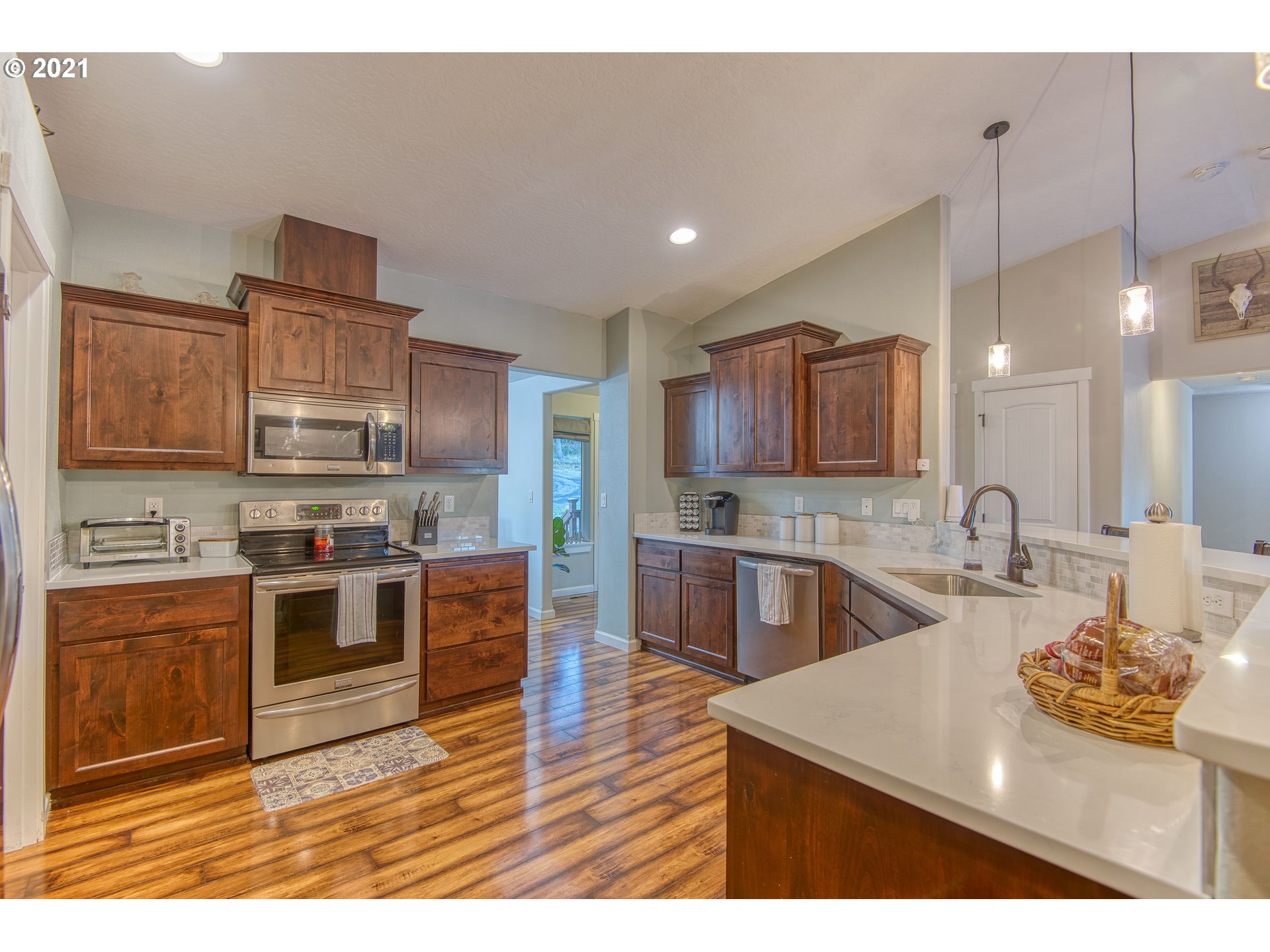 69887 Stage Road North Bend, OR 97459 - Photo 14 of 31 Gallery Image 14