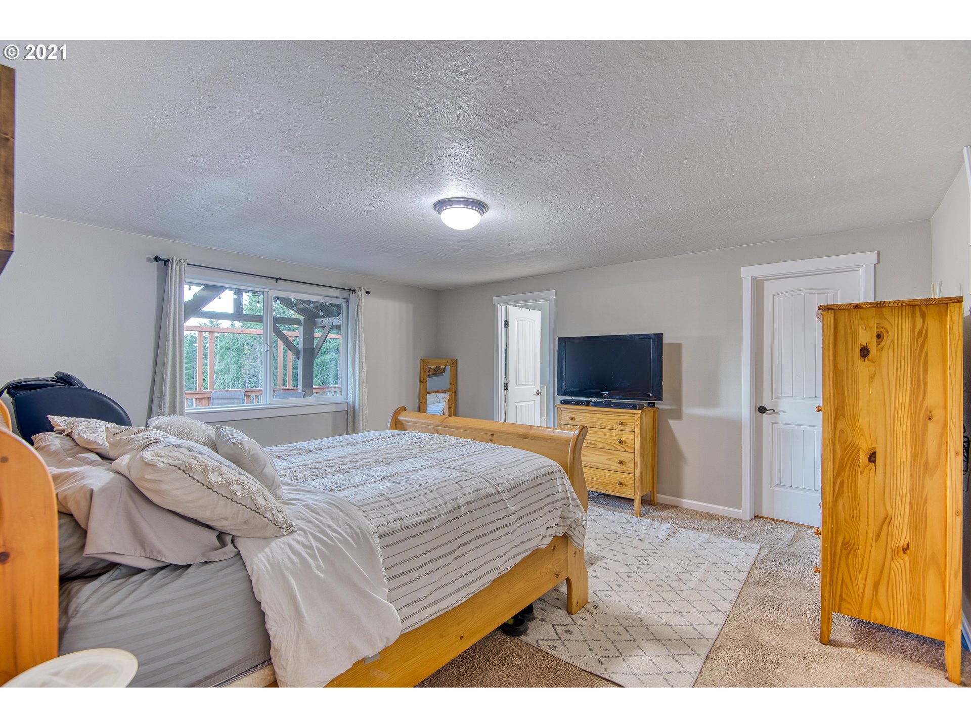 69887 Stage Road North Bend, OR 97459 - Photo 18 of 31 Gallery Image 18