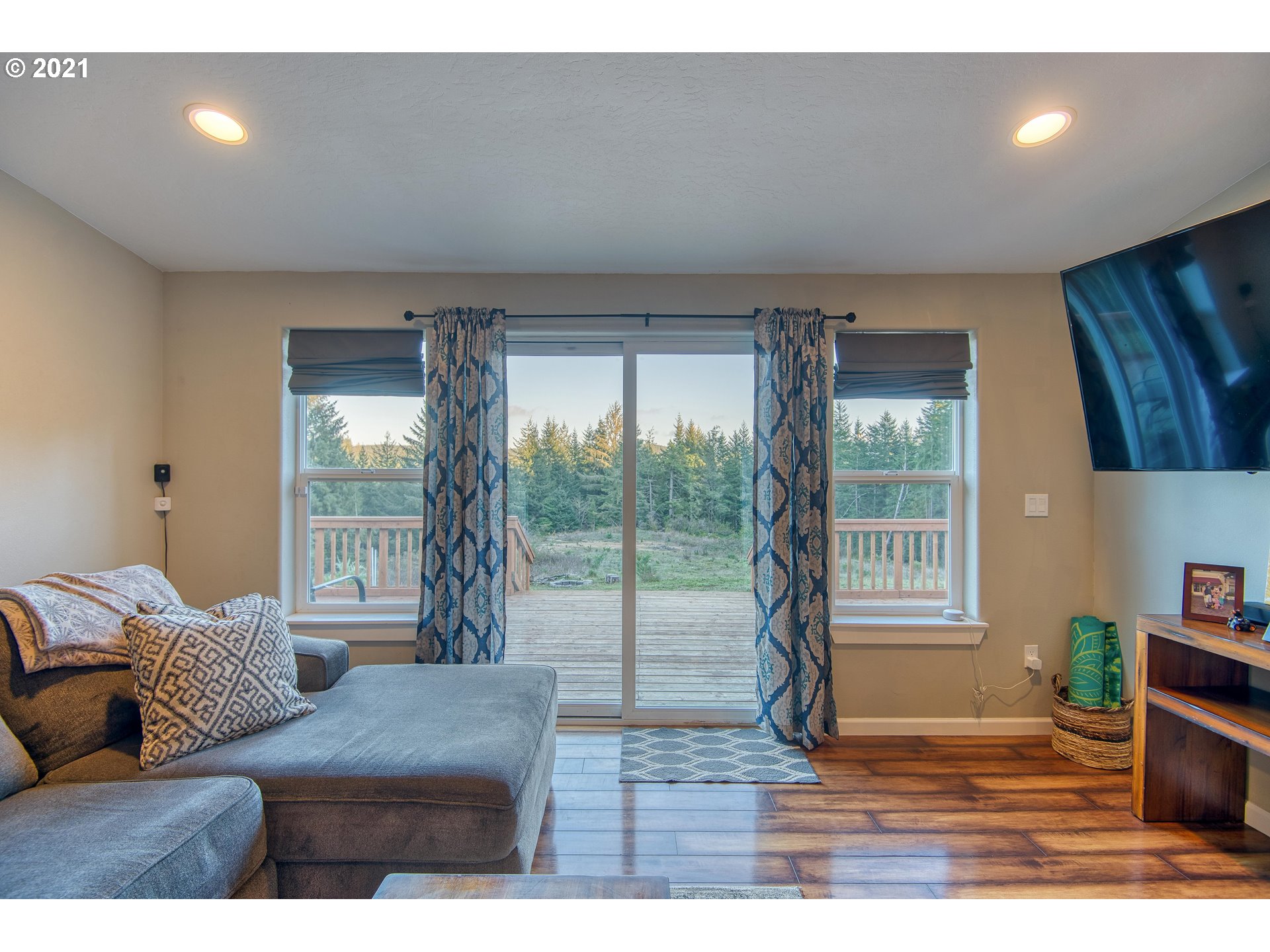 69887 Stage Road North Bend, OR 97459 - Photo 7 of 31 Gallery Image 7