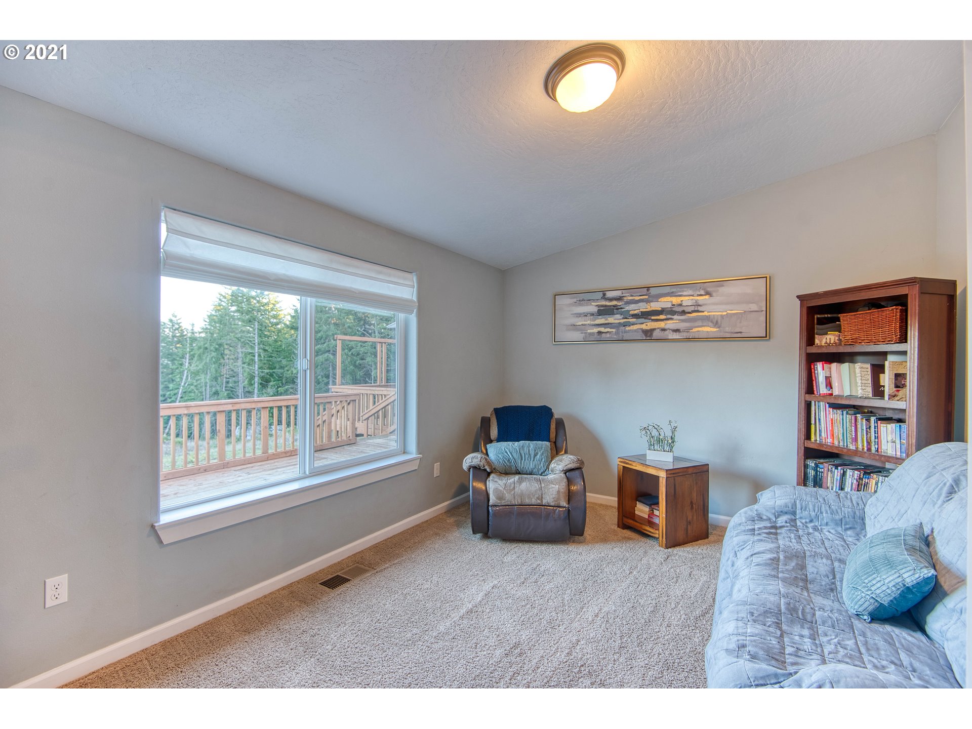 69887 Stage Road North Bend, OR 97459 - Photo 9 of 31 Gallery Image 9