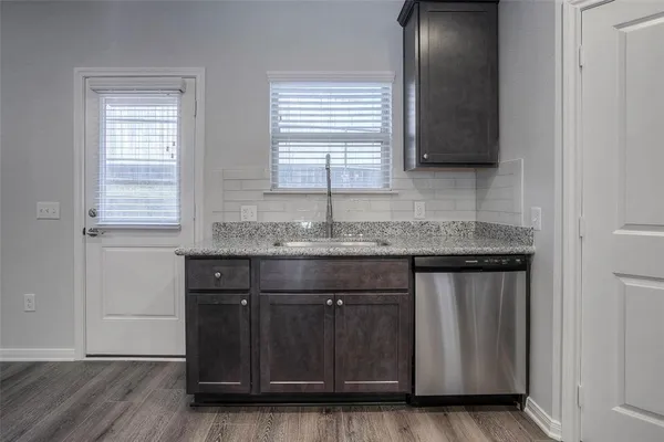 $2,200 | 1419 Avenue North, Unit 2, Huntsville, TX 77340