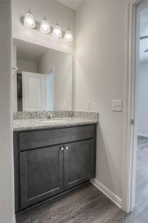 $2,200 | 1419 Avenue North, Unit 2, Huntsville, TX 77340