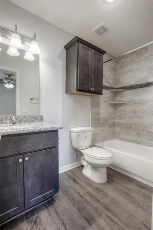 $2,200 | 1419 Avenue North, Unit 2, Huntsville, TX 77340