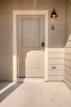 $2,200 | 1419 Avenue North, Unit 2, Huntsville, TX 77340