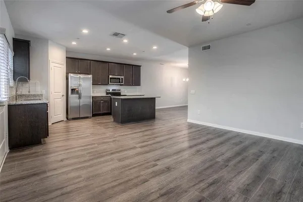 $2,200 | 1419 Avenue North, Unit 2, Huntsville, TX 77340