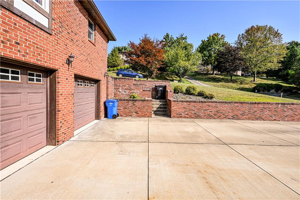 180 Rustic Drive Irwin, PA 15642 - Photo 11 of 49 Gallery Image 11