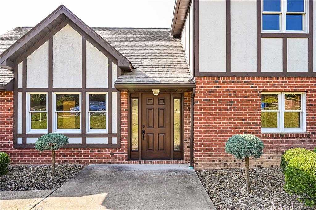 180 Rustic Drive Irwin, PA 15642 - Photo 6 of 49 Gallery Image 6