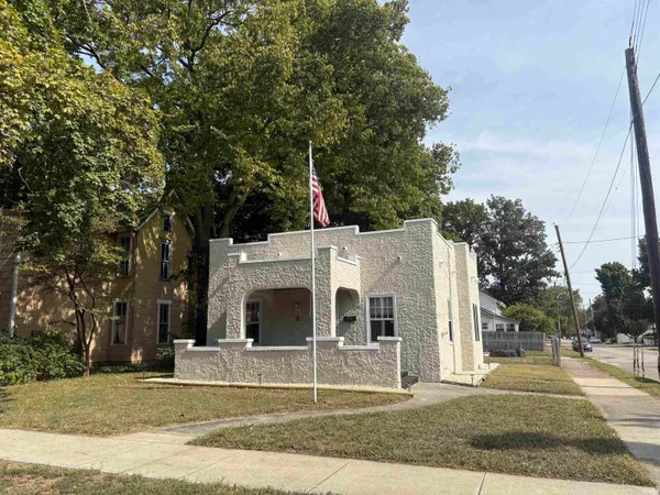 $148,000 | 828 Buntin Street, Vincennes, IN 47591