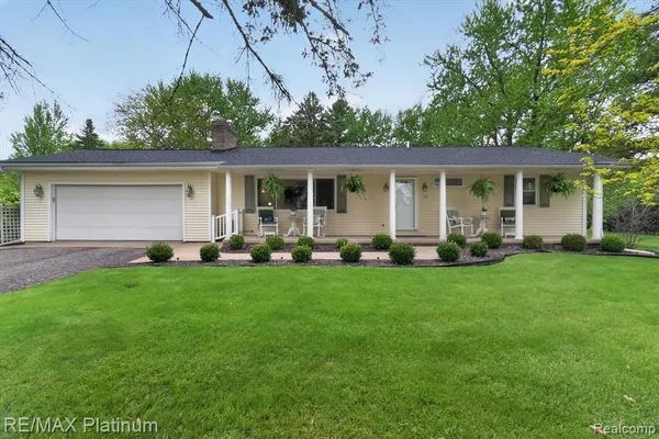 $360,000 | 139 Edgemont Drive, Howell, MI 48855